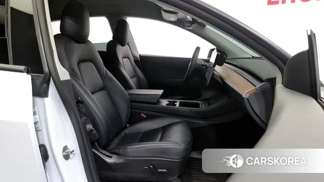 Tesla Model Y 2021 Белый из Кореи, фото 2