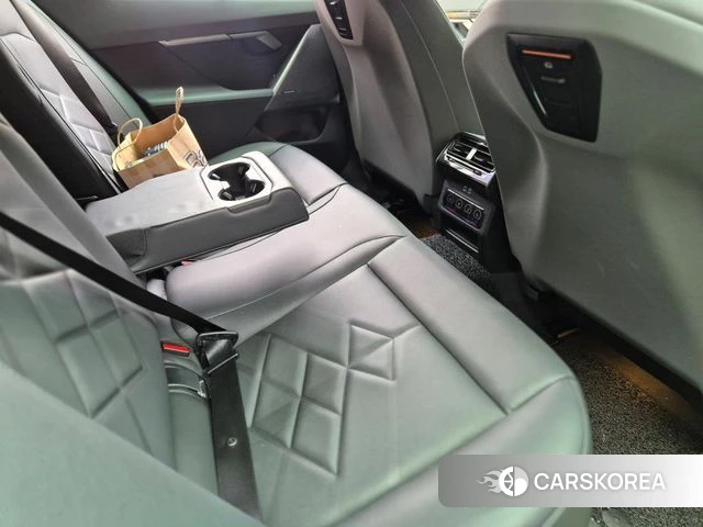 BMW 5 Series (G60) 2023 Белый из Кореи, фото 2