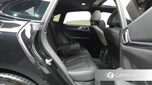 BMW 4 Series (G22) 2023 Черный из Кореи, фото 2