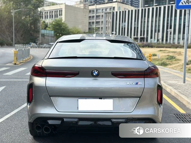BMW X6 M 2023 Серебристо-серый из Китая, фото 2