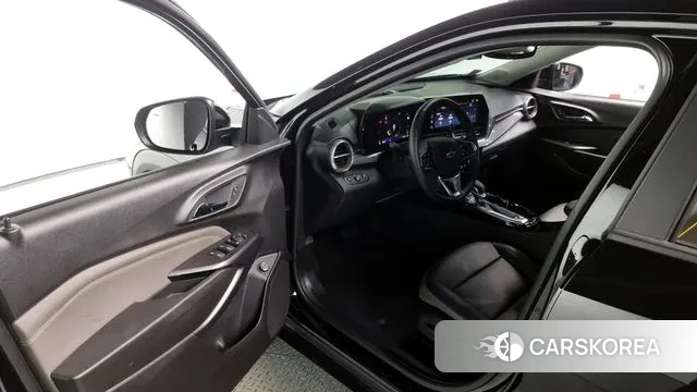 Chevrolet (GM Daewoo) Trax Crossover 2023 Черный из Кореи, фото 2