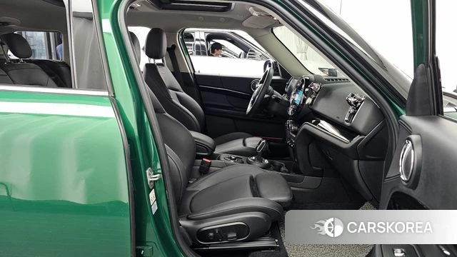 Mini Cooper Countryman 2023 Зеленый из Кореи, фото 2