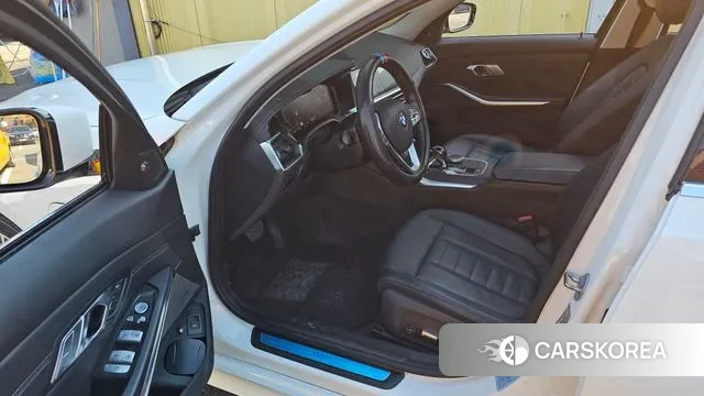 BMW 3 Series (G20) 2021 Белый из Кореи, фото 2