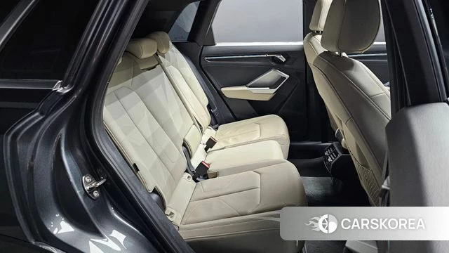 Audi Q3 (F3) 2022 Серый из Кореи, фото 2
