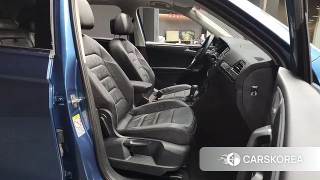 Volkswagen Tiguan Allspace 2020 Синий из Кореи, фото 2