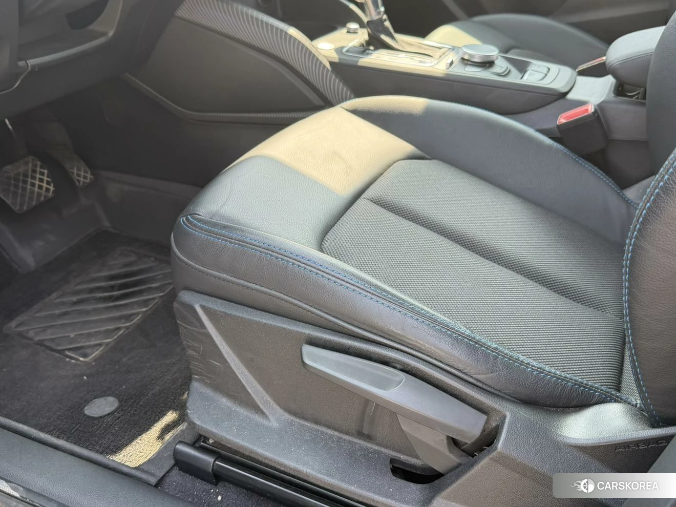Audi Q2L 2019 Темно-серый из Китая, фото 2