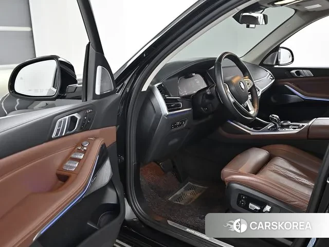 BMW X7 (G07) 2021 Черный из Кореи, фото 2