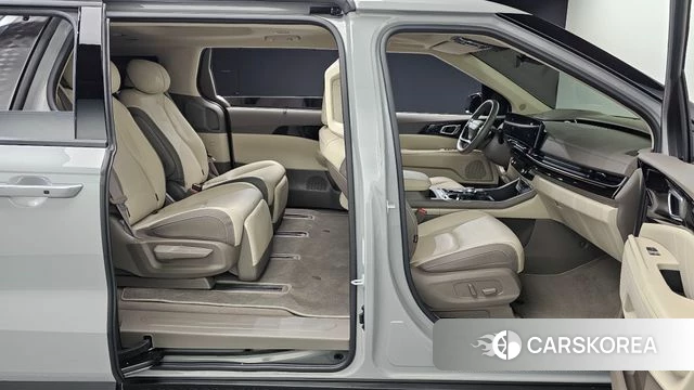 Kia The New Carnival 4th Generation 2025 Серебристо-серый из Кореи, фото 2