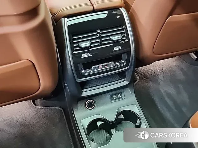 BMW X7 (G07) 2024 Черный из Кореи, фото 2