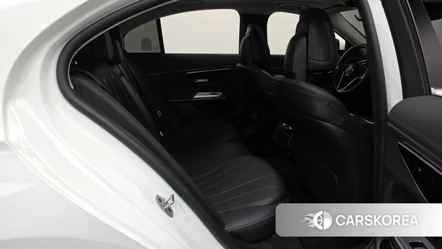 Mercedes-Benz E-Class W214 2024 Белый из Кореи, фото 2