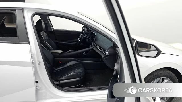 Hyundai The New Avante (CN7) 2024 Белый из Кореи, фото 2