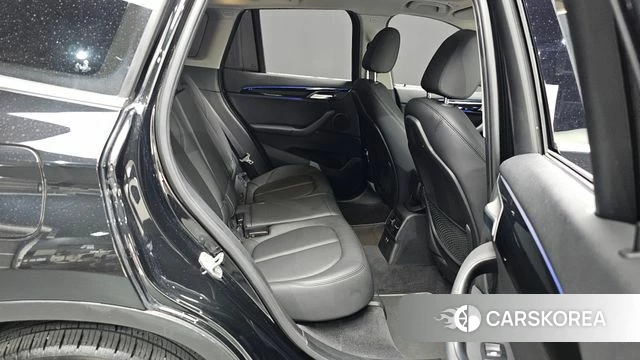 BMW X1 (F48) 2022 Черный из Кореи, фото 2