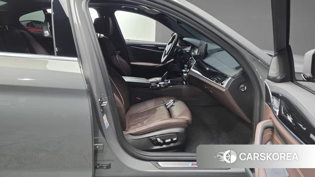 BMW 5 Series (G30) 2021 Серый из Кореи, фото 2