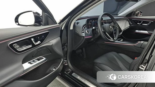 Mercedes-Benz E-Class W214 2025 Черный из Кореи, фото 2