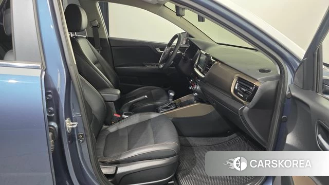 Kia Stonic 2018 Синий из Кореи, фото 2