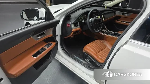 Jaguar XF (X260) 2019 Белый из Кореи, фото 2