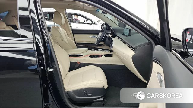 Genesis GV70 2021 Черный из Кореи, фото 2