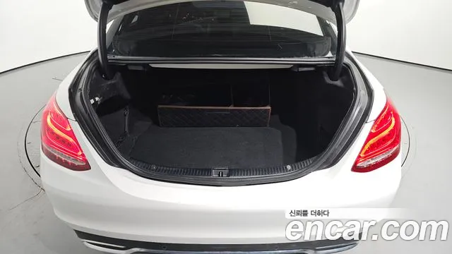 Mercedes-Benz C-Class W205 2018 Белый из Кореи, фото 2