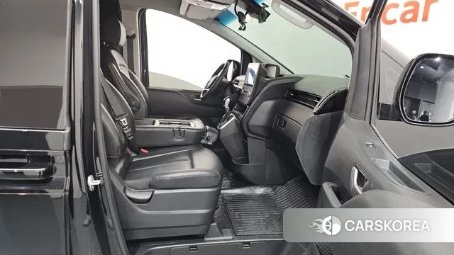 Hyundai Staria 2023 Черный из Кореи, фото 2