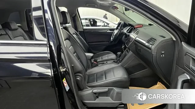 Volkswagen Tiguan second Generation 2019 Черный из Кореи, фото 2