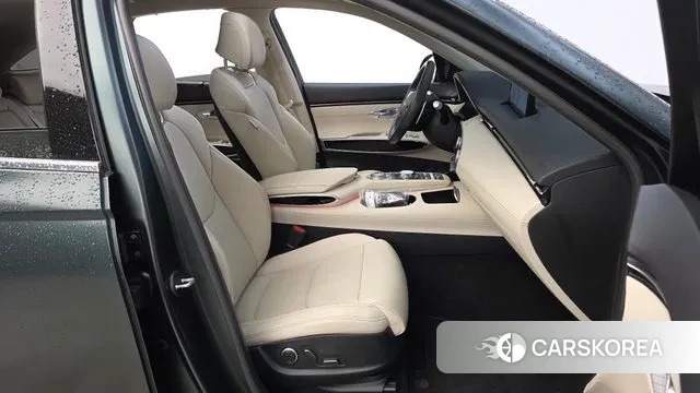 Genesis GV70 2021 Зеленый из Кореи, фото 2