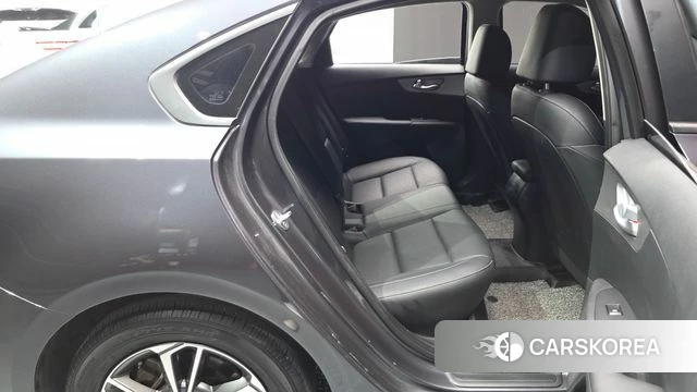 Kia The New K3 2nd generation 2022 Серый из Кореи, фото 2