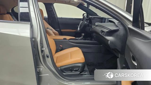 Lexus UX250h 2020 Серебристо-серый из Кореи, фото 2