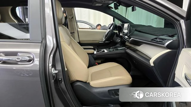 Toyota Sienna 4th Generation 2022 Серый из Кореи, фото 2