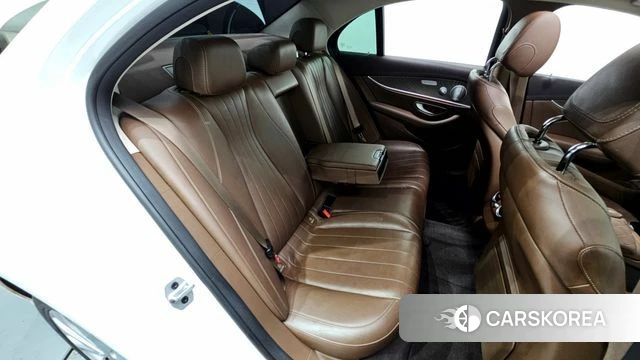 Mercedes-Benz E-Class W213 2020 Белый из Кореи, фото 2