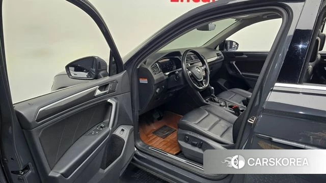 Volkswagen Tiguan second Generation 2018 Серый из Кореи, фото 2