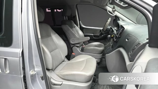 Hyundai The New Grand Starex 2018 Серебристо-серый из Кореи, фото 2