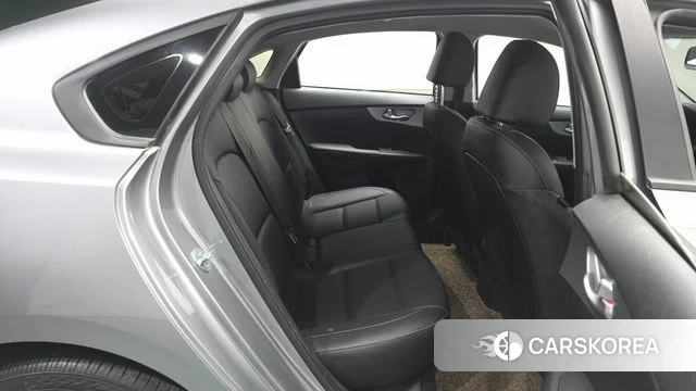 Kia The New K3 2nd generation 2022 Серебристо-серый из Кореи, фото 2
