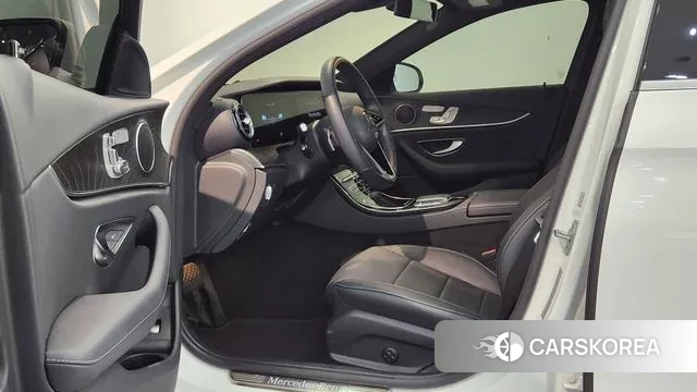 Mercedes-Benz E-Class W213 2022 Белый из Кореи, фото 2