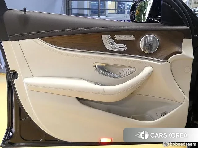 Mercedes-Benz E-Class W213 2020 Черный из Кореи, фото 2