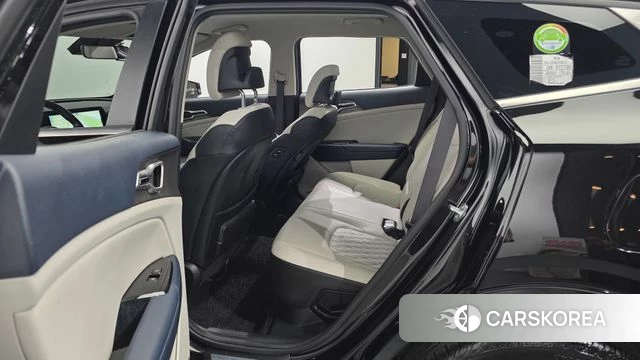 Kia Sportage 5th Generation Hybrid 2023 Черный из Кореи, фото 2
