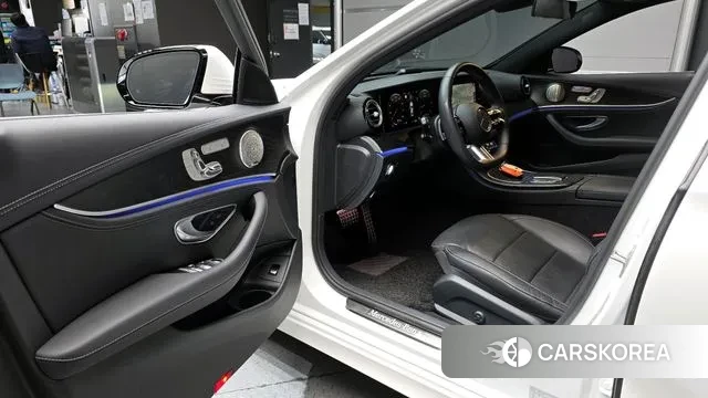 Mercedes-Benz E-Class W213 2023 Белый из Кореи, фото 2