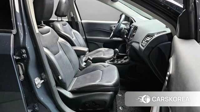 Jeep Compass 2nd Generation 2018 Серый из Кореи, фото 2