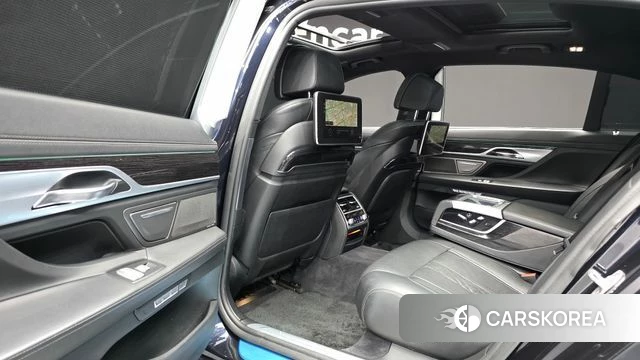 BMW 7 Series (G11) 2018 Синий из Кореи, фото 2