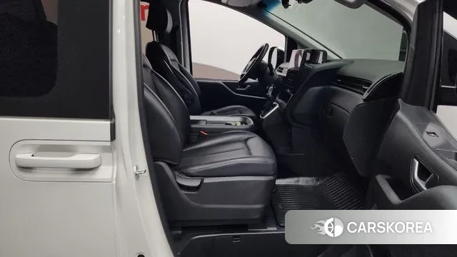 Hyundai Staria 2022 Белый из Кореи, фото 2