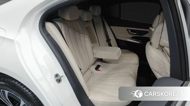Mercedes-Benz E-Class W214 2025 Белый из Кореи, фото 2