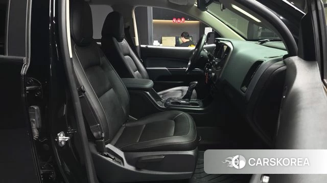Chevrolet (GM Daewoo) Real New Colorado 2022 Черный из Кореи, фото 2
