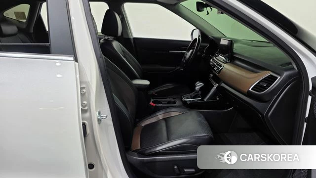 Kia Seltos 2022 Белый из Кореи, фото 2