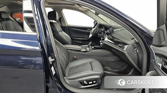 BMW 5 Series (G30) 2020 Синий из Кореи, фото 2