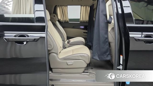 Kia Carnival 4th generation 2023 Черный из Кореи, фото 2