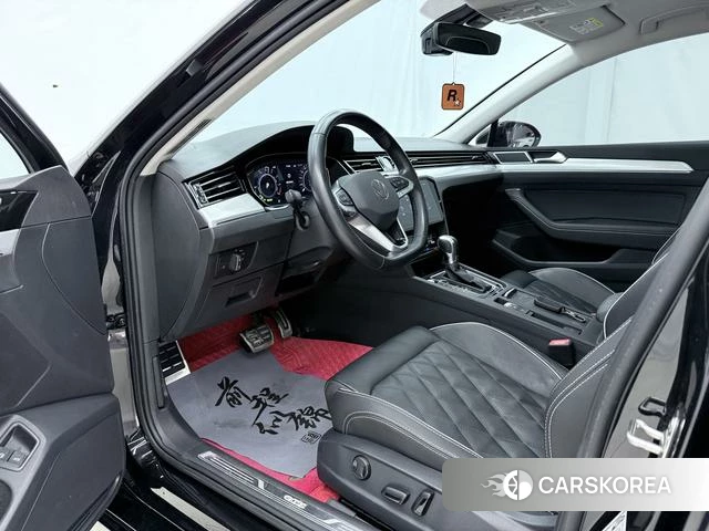 Volkswagen Magotan PHEV 2022 Черный из Китая, фото 2