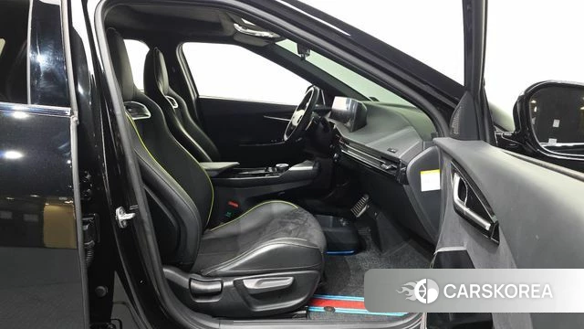 Kia EV6 2023 Черный из Кореи, фото 2