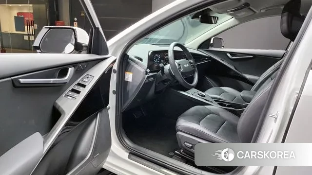 Kia Di Ol Nu Niro 2022 Белый из Кореи, фото 2