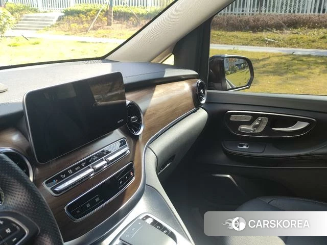 Mercedes-Benz V-class 2022 Черный из Китая, фото 2
