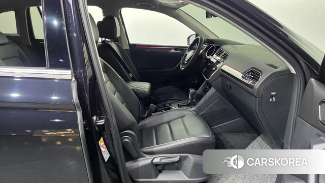 Volkswagen Tiguan second Generation 2020 Черный из Кореи, фото 2