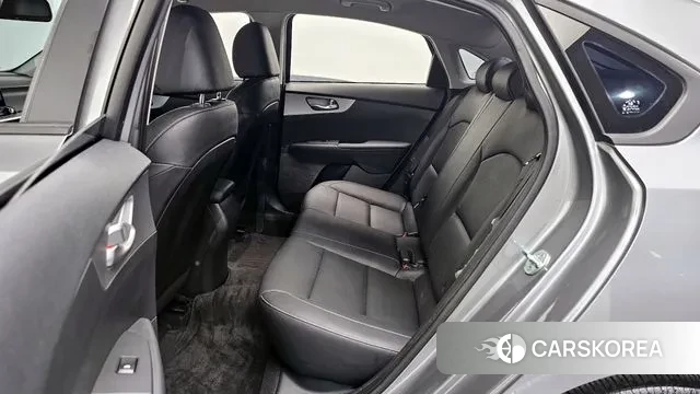 Kia The New K3 2nd generation 2022 Серебряный из Кореи, фото 2